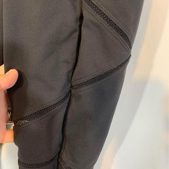 karma leggings. Black. Size 2. New condition. See through lines. Compression. - Picture 3 of 9